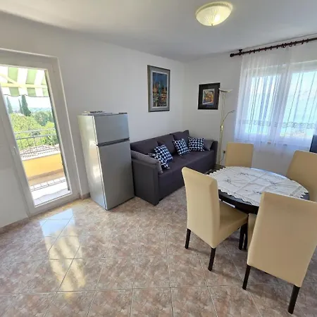 דירה Blaz 2 - For 3 Persons, 150 M From The נובי ווינודולסקי