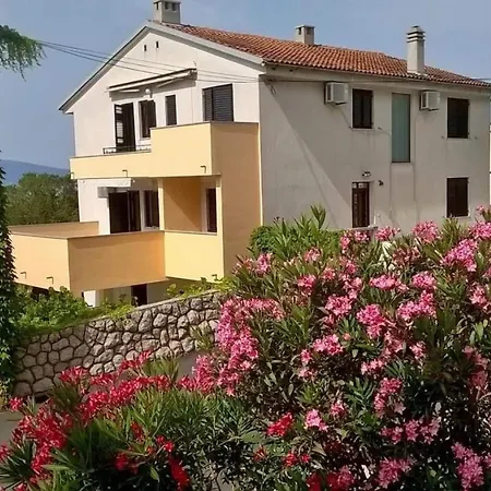 Blaz 2 - For 3 Persons, 150 M From The Apartment Novi Vinodolski