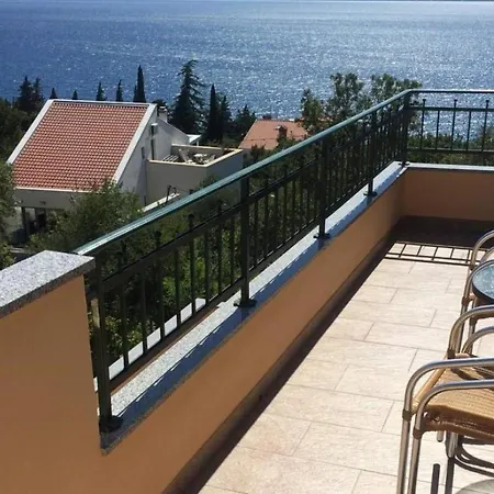 Blaz 2 - For 3 Persons, 150 M From The * Novi Vinodolski