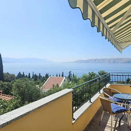 Blaz 2 - For 3 Persons, 150 M From The Novi Vinodolski