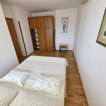 Blaz 2 - For 3 Persons, 150 M From The Novi Vinodolski